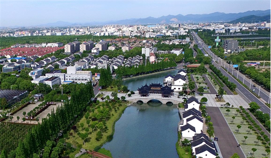 奉化区萧王庙街道滕头村新建的滨水景观带 奉化区供图